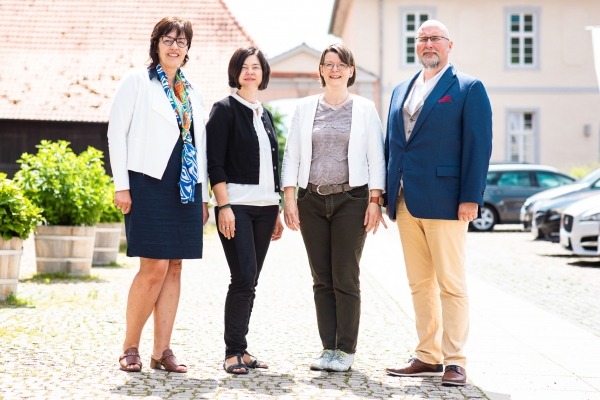 Foto von den Vorstandsmitgliedern vom JAADE-Verbund